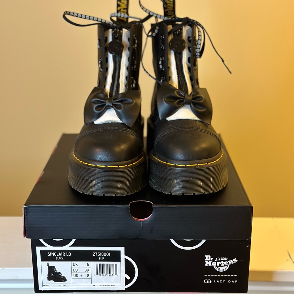 DR. MARTENS X LAZY OAF SINCLAIR BOOT! 100% LEATHER WOMENS SIZE 8